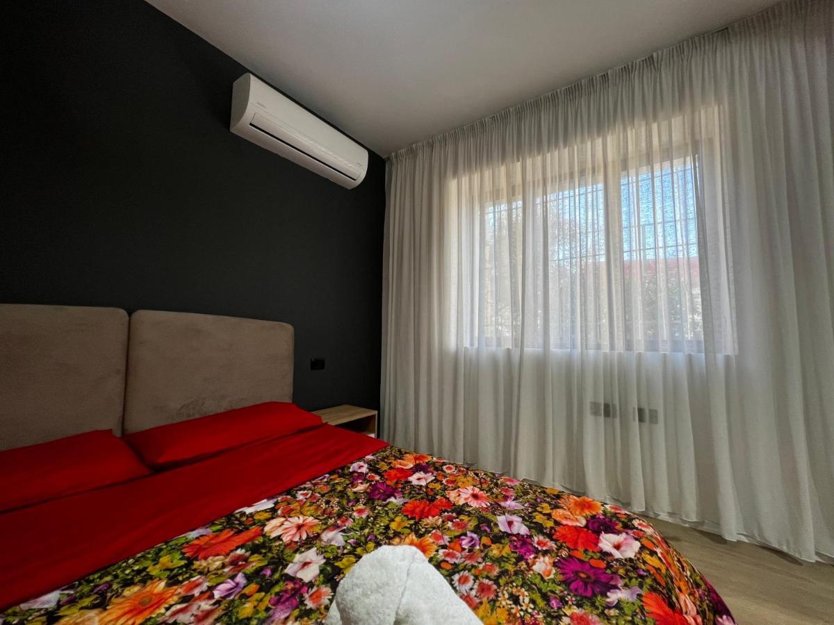 Amion Apartment In Center Of Tirana Eksteriør billede