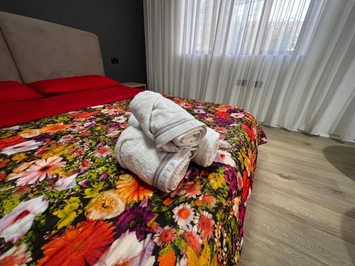Amion Apartment In Center Of Tirana Eksteriør billede